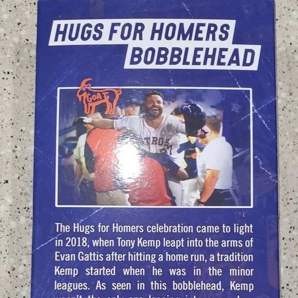 Bobblehead HOUSTON ASTROS JOSE ALTUVE & TONY KEMP HUGS FOR HOMERS. - Picture 3 of 3